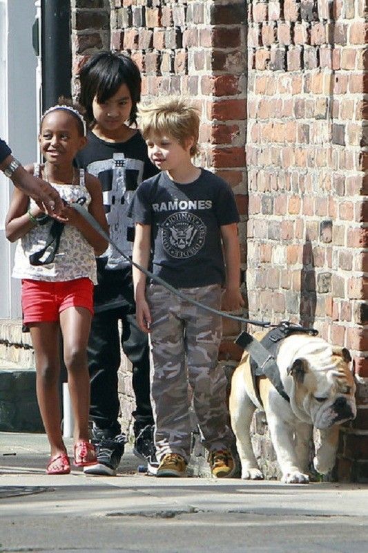 D'JACK en balade avec Maddox, Zahara et Siloh JOLI-PITT...